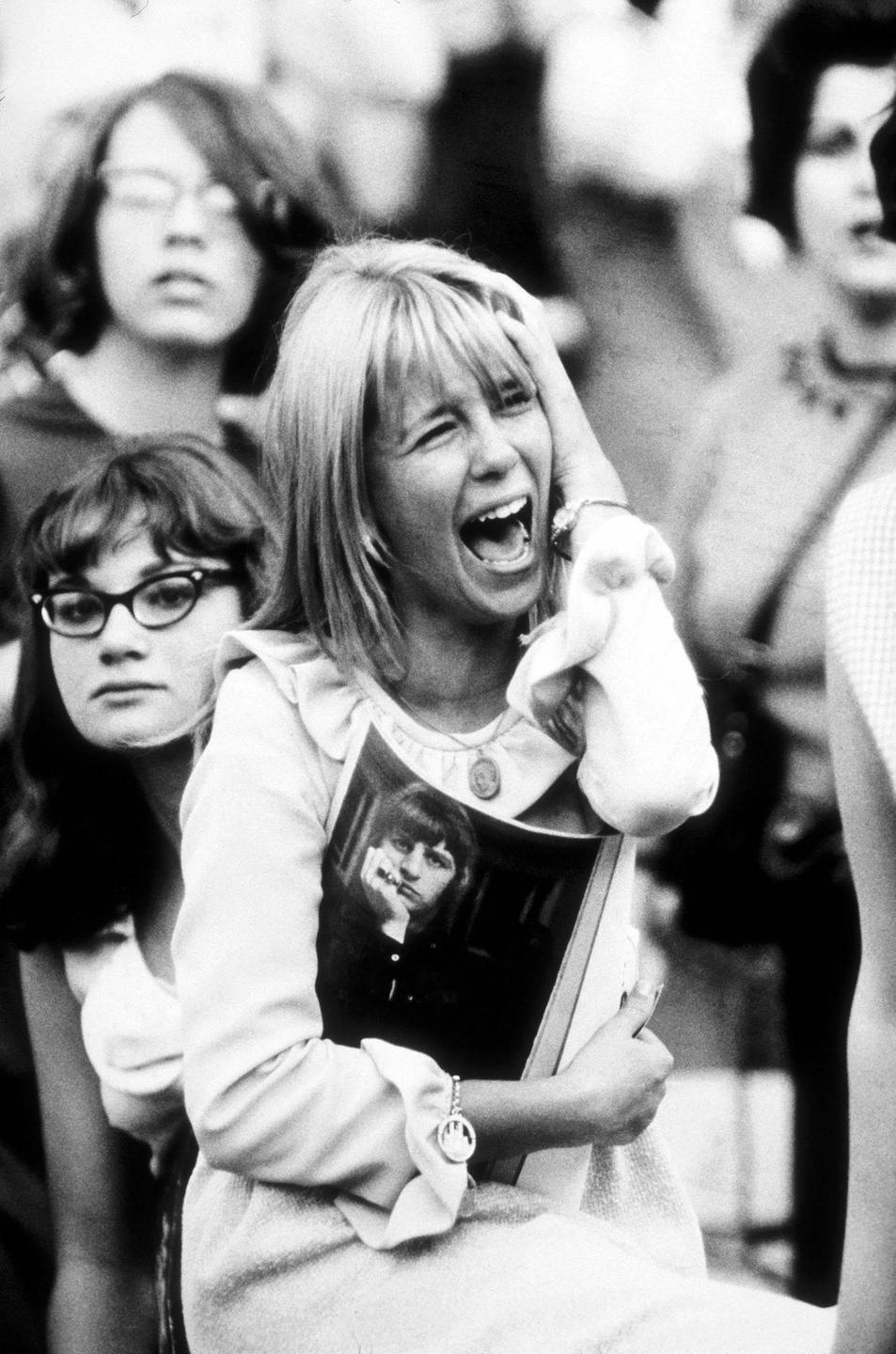 Kreischender weiblicher Fan von Ringo Starr (The Beatles) in New York 1965 Kreischender weiblicher Fan von Ringo Starr (The Beatles) in New York 1965