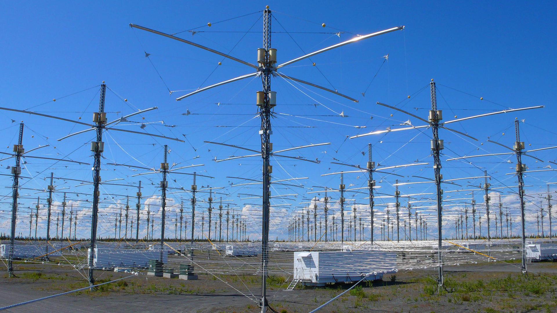 Antennen des zivilgesellschaftlichen HAARP-Projekts in Alaska (USA). Das Forschungsprogramm untersucht die Atmosphäre. Antennen des zivilgesellschaftlichen HAARP-Projekts in Alaska (USA). Das Forschungsprogramm untersucht die Atmosphäre.