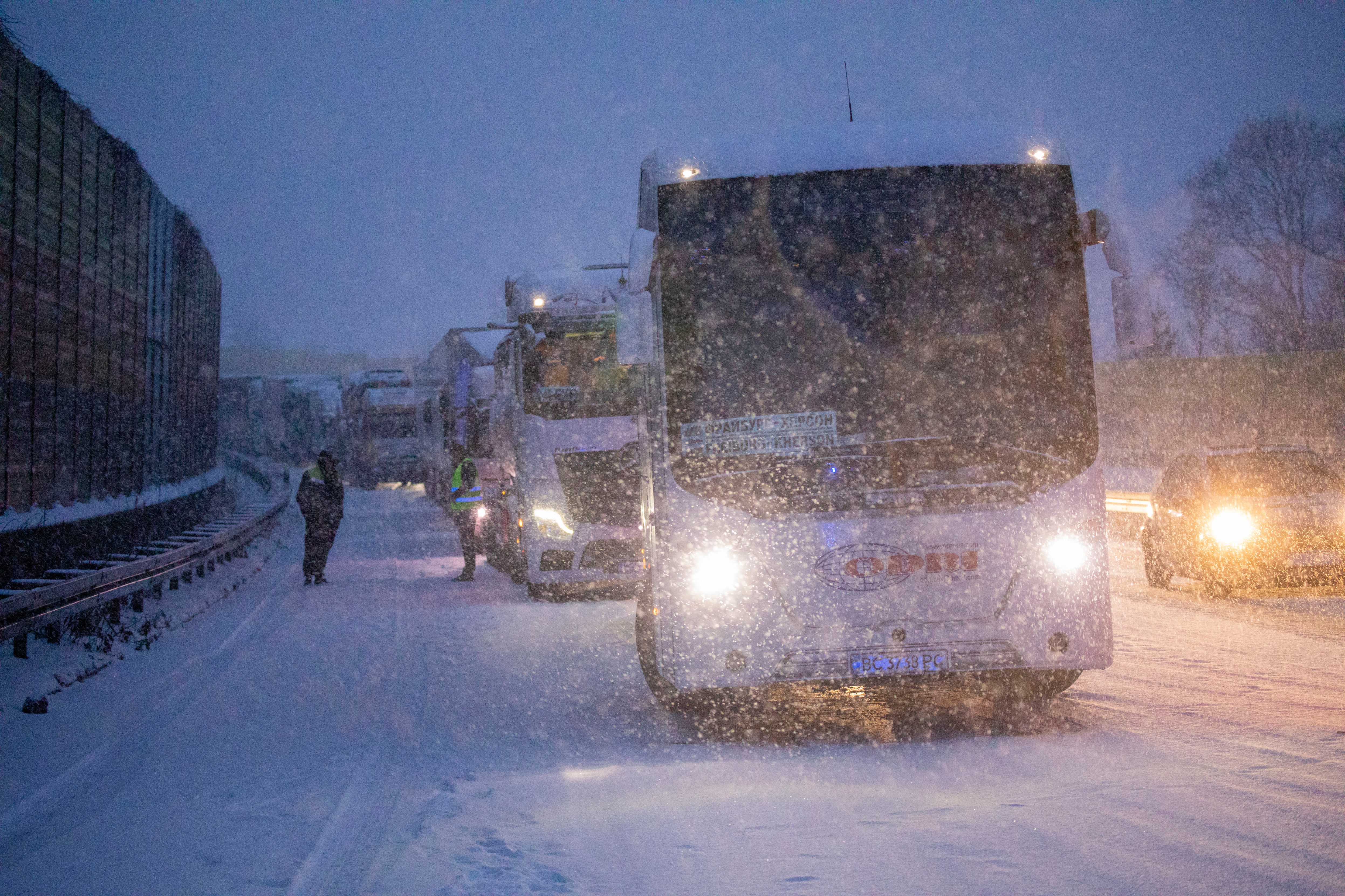 Winterwetter - Schneefälle führen zu Verkehrsunfällen - Stromausfälle in Tschechien, Polen und der Slowakei