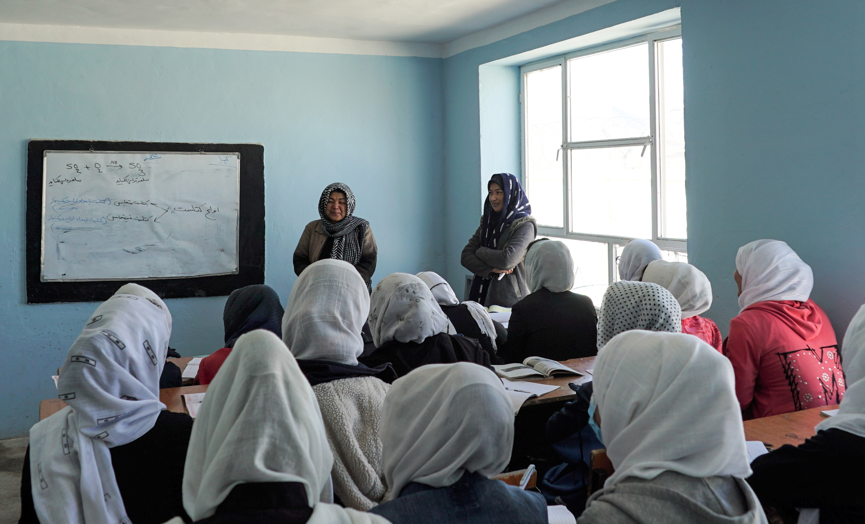 Afghanistan - Mögliche Lockerungen der Verbotsregeln für Frauen