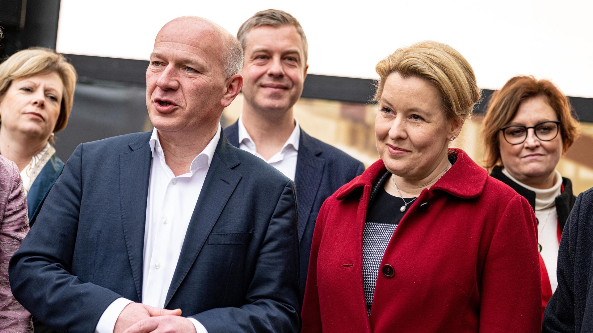 Koalitionsverhandlungen in Berlin - Giffey (SPD) strebt offenbar Schwarz-Rot an - CDU will morgen entscheiden