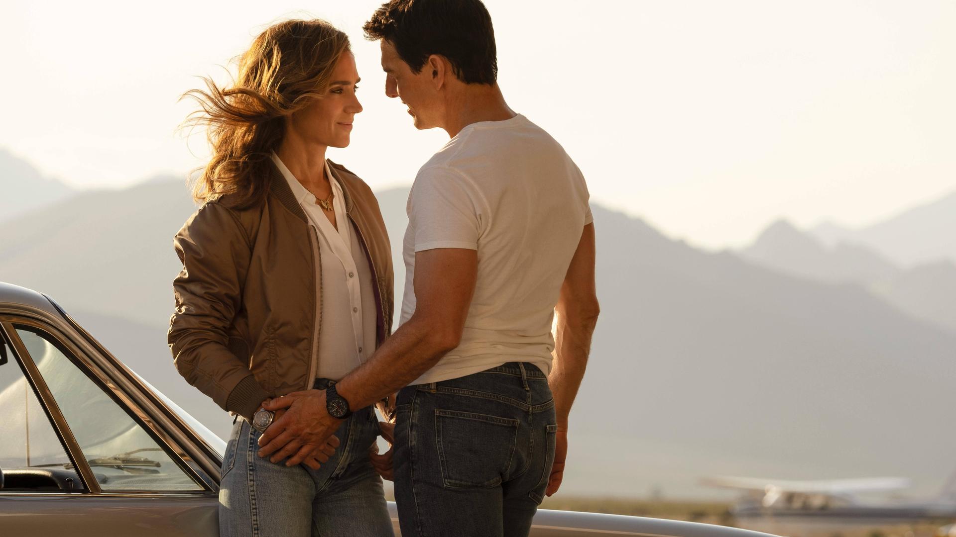 Das Bild zeigt ein Filmstill mit Jennifer Connelly und Tom Cruise in "Top Gun: Maverick". Die Filmmusik stammt von von Harold Faltermeyer und ist für einen Grammy nominiert. Das Bild zeigt ein Filmstill mit Jennifer Connelly und Tom Cruise in "Top Gun: Maverick". Die Filmmusik stammt von von Harold Faltermeyer und ist für einen Grammy nominiert.
