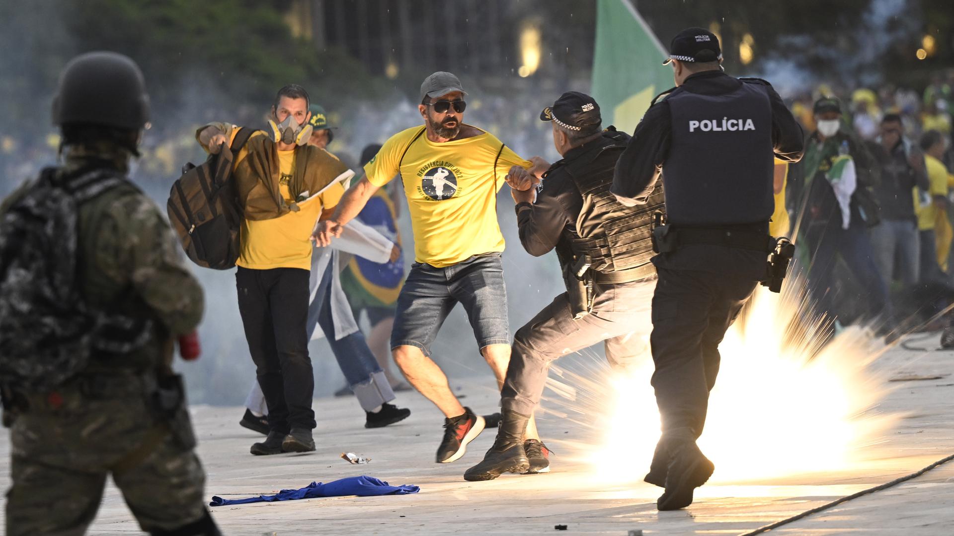 8. Januar 2023: Zusammenstoß zwischen Polizei und Bolsonaro-Anhängern im Regierungsviertel in Brasília 8. Januar 2023: Zusammenstoß zwischen Polizei und Bolsonaro-Anhängern im Regierungsviertel in Brasília
