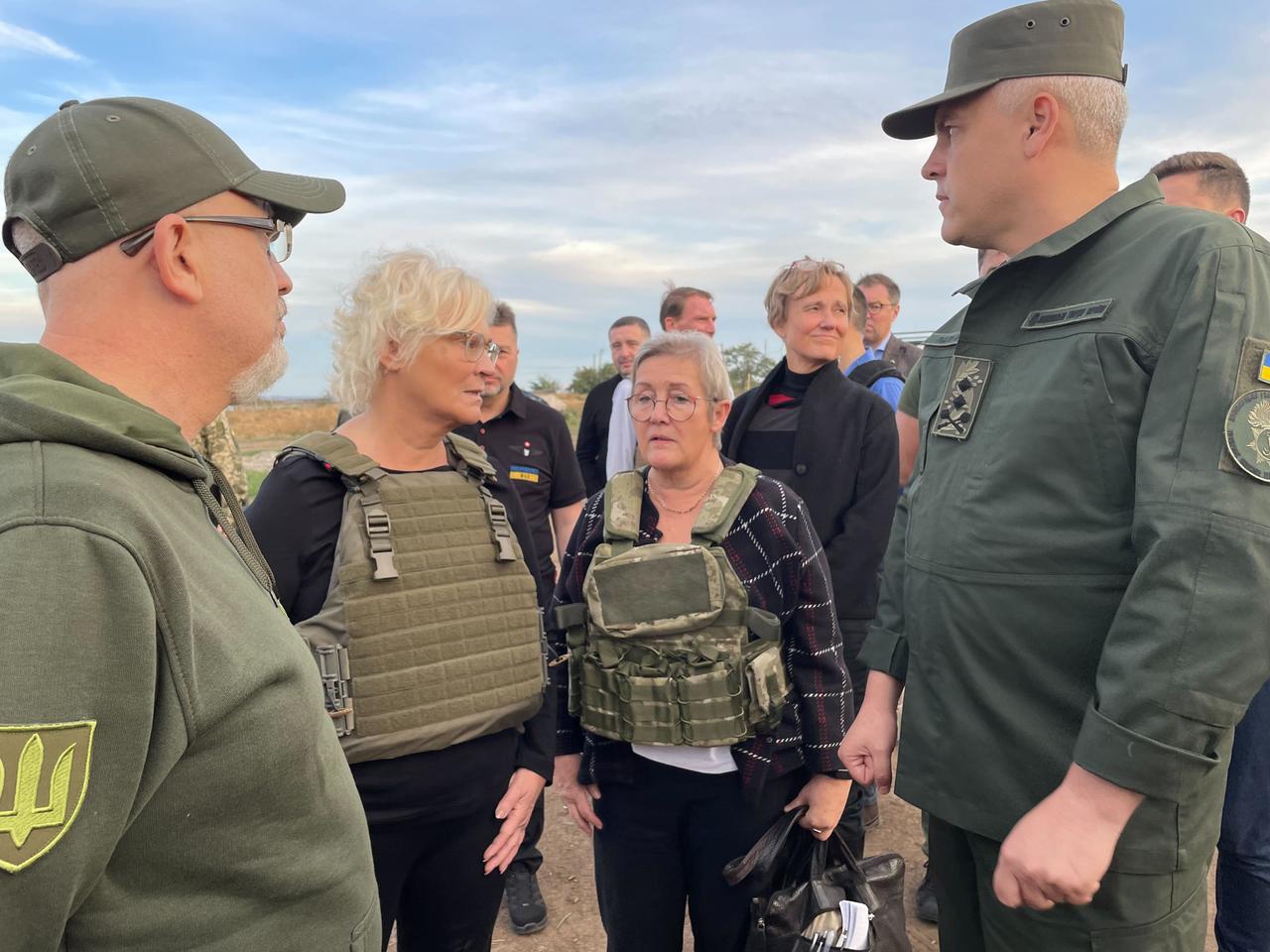 Verteidigungsministerin Lambrecht in der Ukraine. Verteidigungsministerin Lambrecht in der Ukraine.