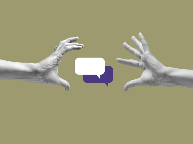 Collage: Zwei Hände in Schwarzweiß greifen nach zwei Sprechblasen, die an einen Onlinechat erinnern.