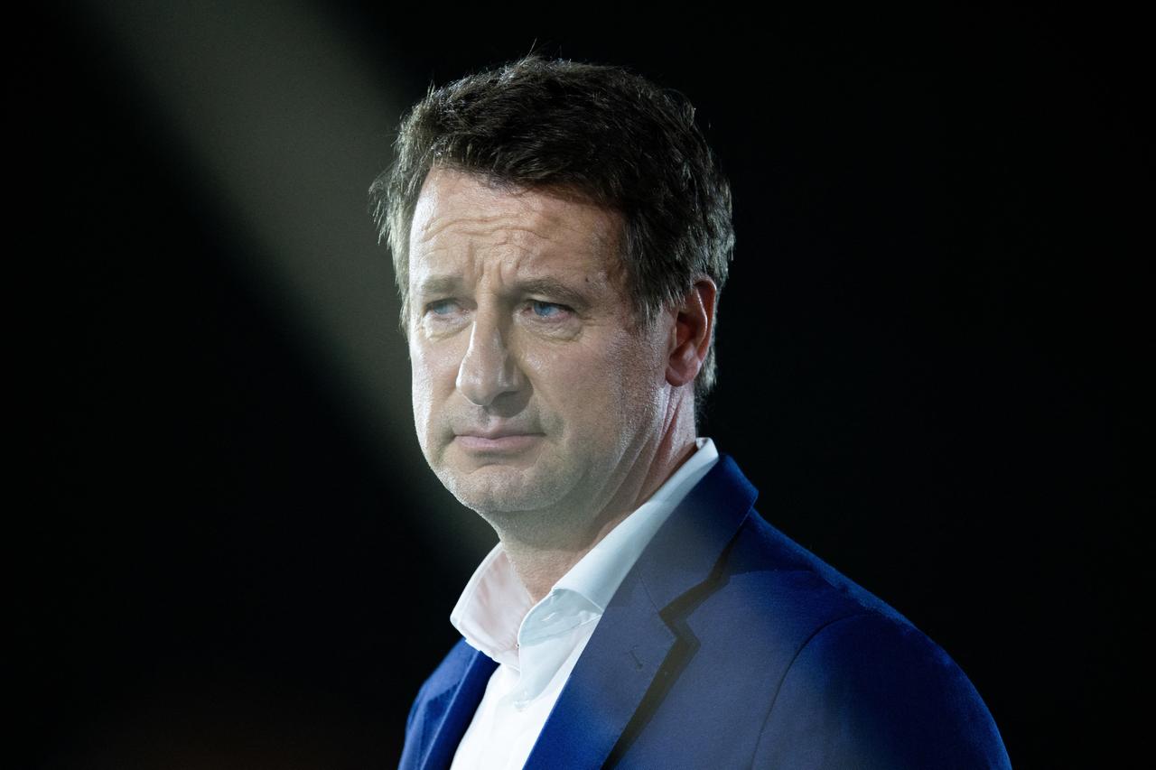 Yannick Jadot tritt für EELV ( Europe Ecologie les Verts ) bei der Präsidentschaftswahl 2022 an. Yannick Jadot tritt für EELV ( Europe Ecologie les Verts ) bei der Präsidentschaftswahl 2022 an.