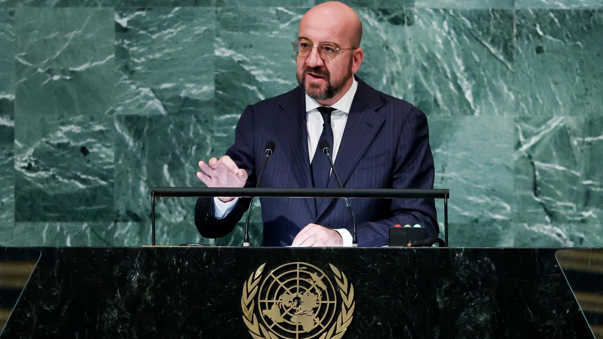 Charles Michel, Präsident des Europäischen Rates, spricht auf der 77. Sitzung der Generaldebatte der UN-Vollversammlung im Hauptquartier der Vereinten Nationen. Charles Michel, Präsident des Europäischen Rates, spricht auf der 77. Sitzung der Generaldebatte der UN-Vollversammlung im Hauptquartier der Vereinten Nationen.
