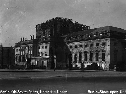 Deutsche Staatsoper in Berlin nach Kriegsende. 
