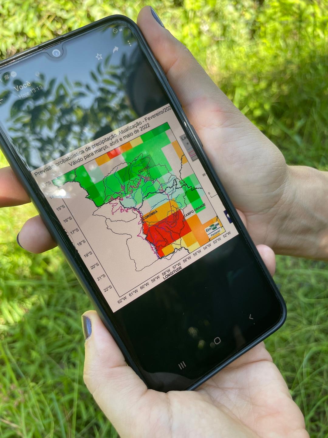Eine Smartphone-Brasilien-Map mit roter Farbe, da wo sich das Pantanal befindet.