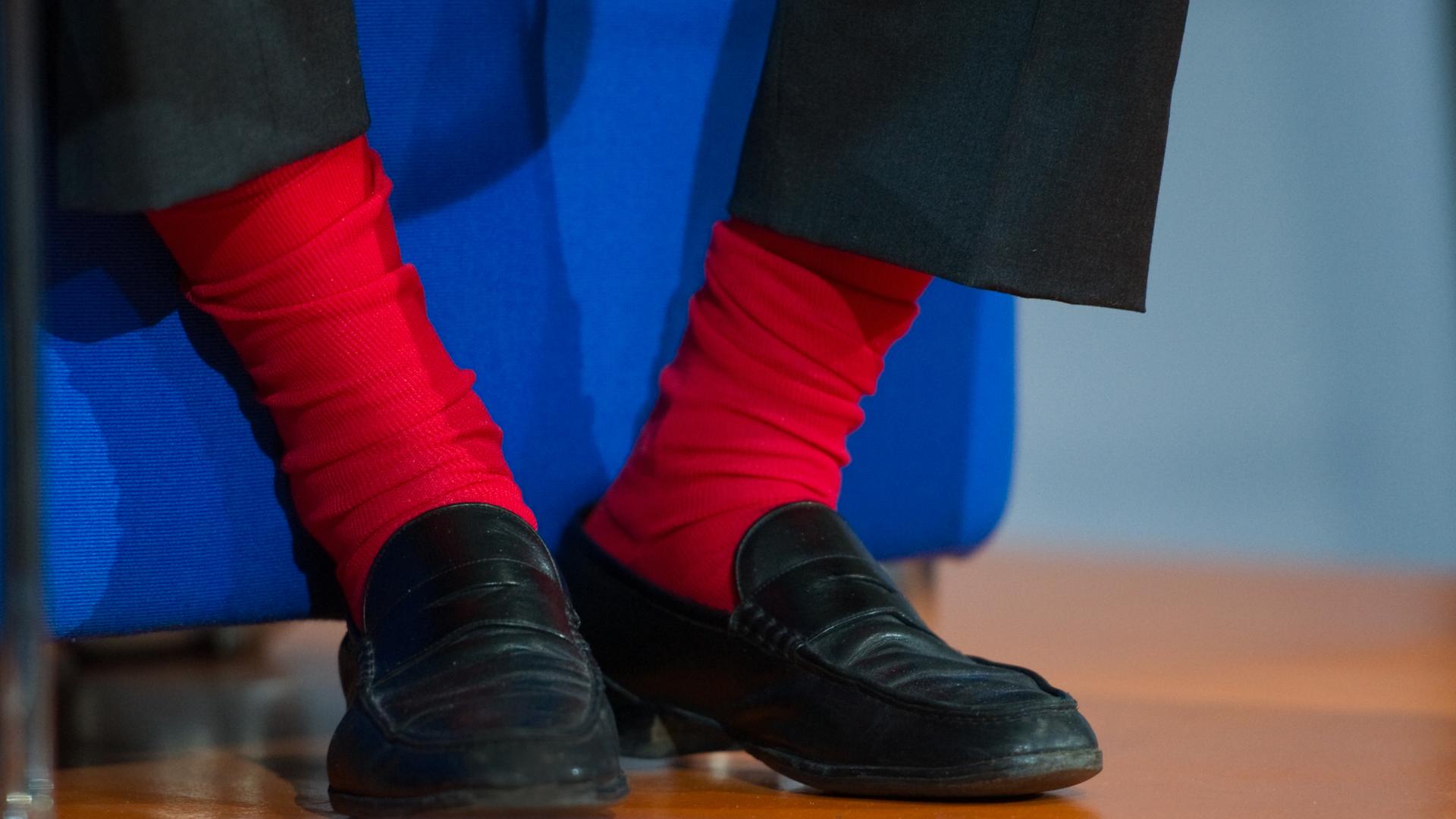 Die roten Socken des Verlegers Klaus Wagenbach Die roten Socken des Verlegers Klaus Wagenbach