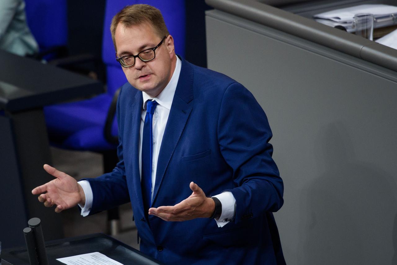 Berlin: Sören Pellmann (Die Linke), Bundestagsabgeordneter, spricht während der 39. Sitzung des Deutschen Bundestages im Plenarsaal des Reichstagsgebäudes. Berlin: Sören Pellmann (Die Linke), Bundestagsabgeordneter, spricht während der 39. Sitzung des Deutschen Bundestages im Plenarsaal des Reichstagsgebäudes.