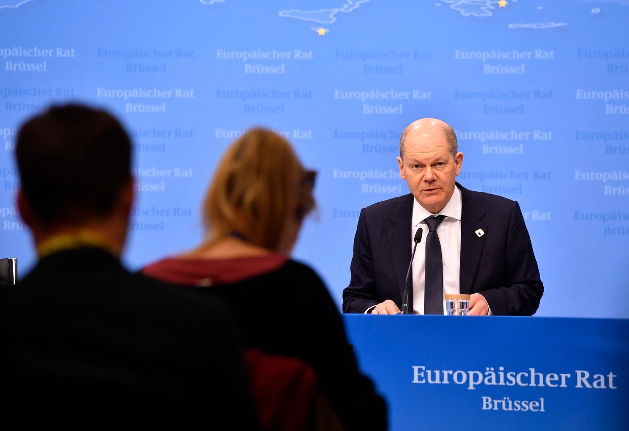 Bundeskanzler Scholz bei einer Pressekonferenz in Brüssel. Bundeskanzler Scholz bei einer Pressekonferenz in Brüssel.