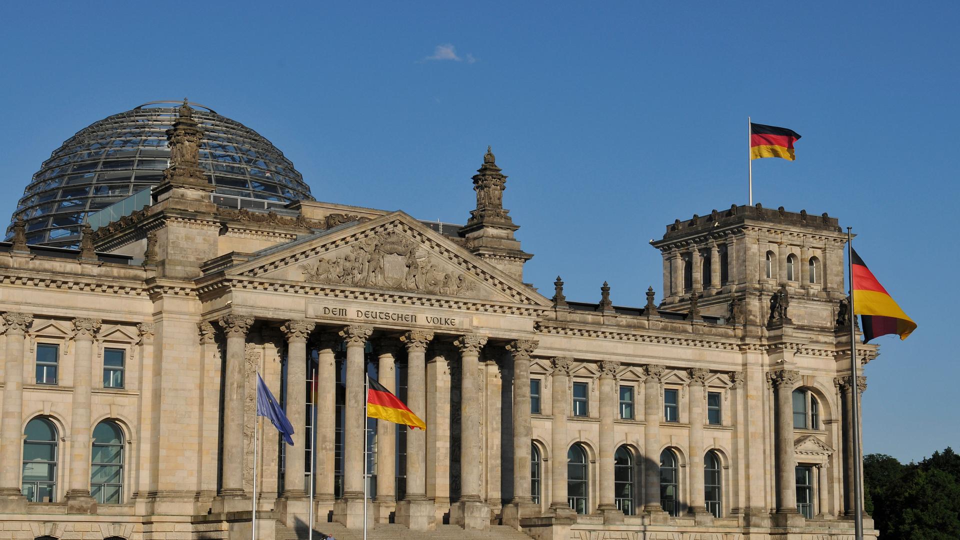 Blick auf den Reichstag in Berlin Blick auf den Reichstag in Berlin