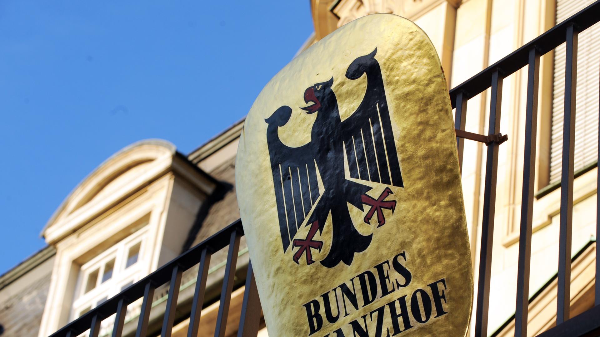 Das Wappen des Bundesfinanzhofs in München (Oberbayern)