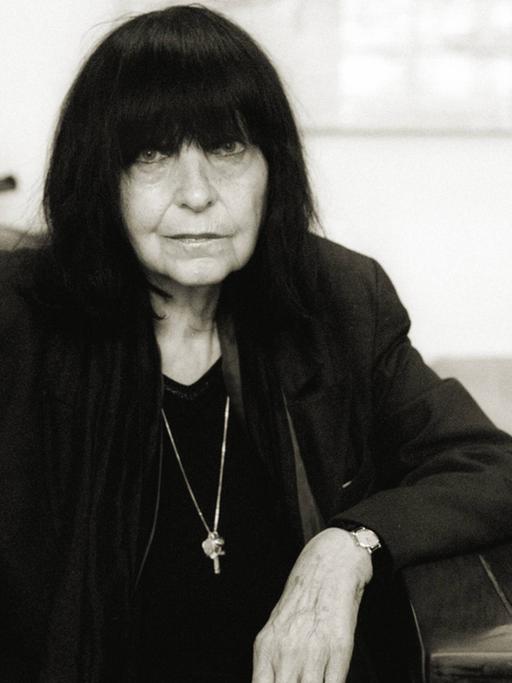 Die Lyrikerin Friederike Mayröcker (1924-2021)  im Jahr 2002.