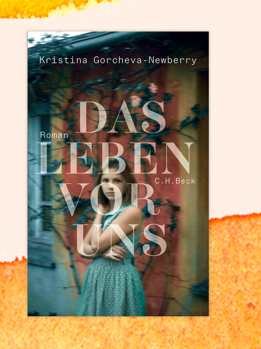 Auf dem Cover ist eine junge Frau vor einem Haus mit Rosen und blickt in die Kamera, darüber Autorinname und Buchtitel. Dahinter orangene Farbverläufe.

