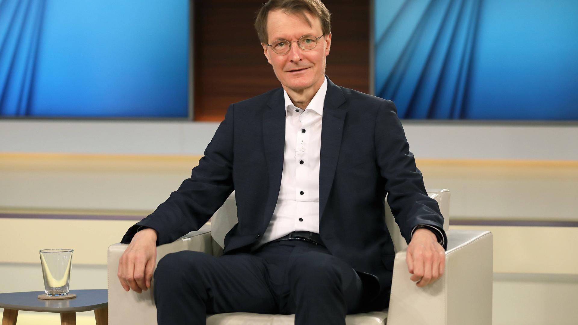 Dr. med. Karl Lauterbach in der ARD-Talkshow "Anne Will". 2020.