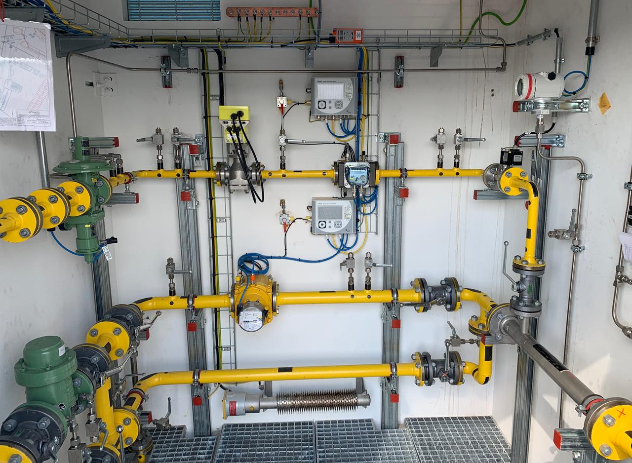 Blick in das Betriebshäuschen in Hamburg-Bergedorf - hier wird die Beimischung von Wasserstoff in das Heizgassystem geregelt Blick in das Betriebshäuschen in Hamburg-Bergedorf - hier wird die Beimischung von Wasserstoff in das Heizgassystem geregelt