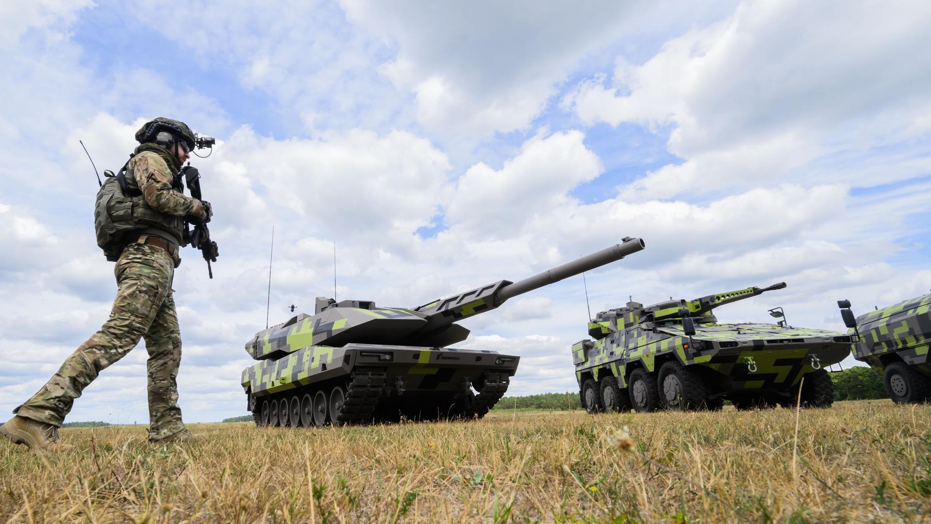 Vorführung beim Rüstungskonzern Rheinmetall: Der neu entwickelte Panther gehört zu den modernsten Waffensystemen der Welt.