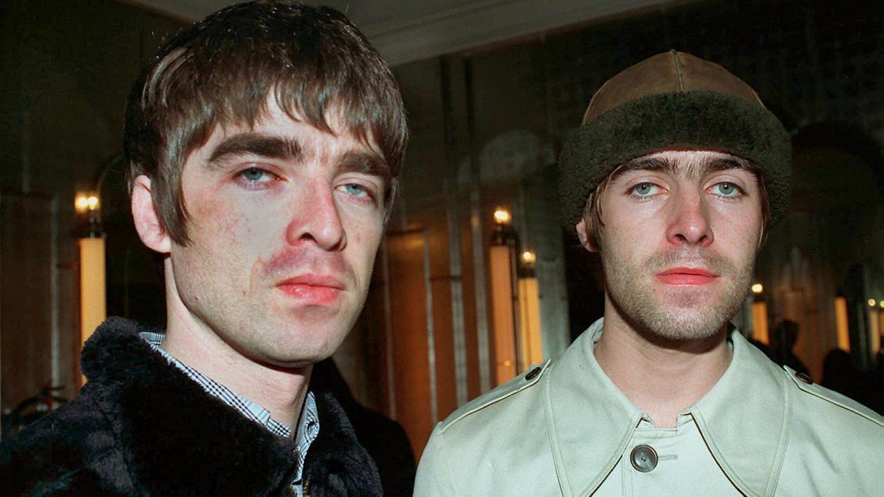 Die Brüder Noel (li.) und Liam Gallagher von der britischen Pop-Gruppe "Oasis".