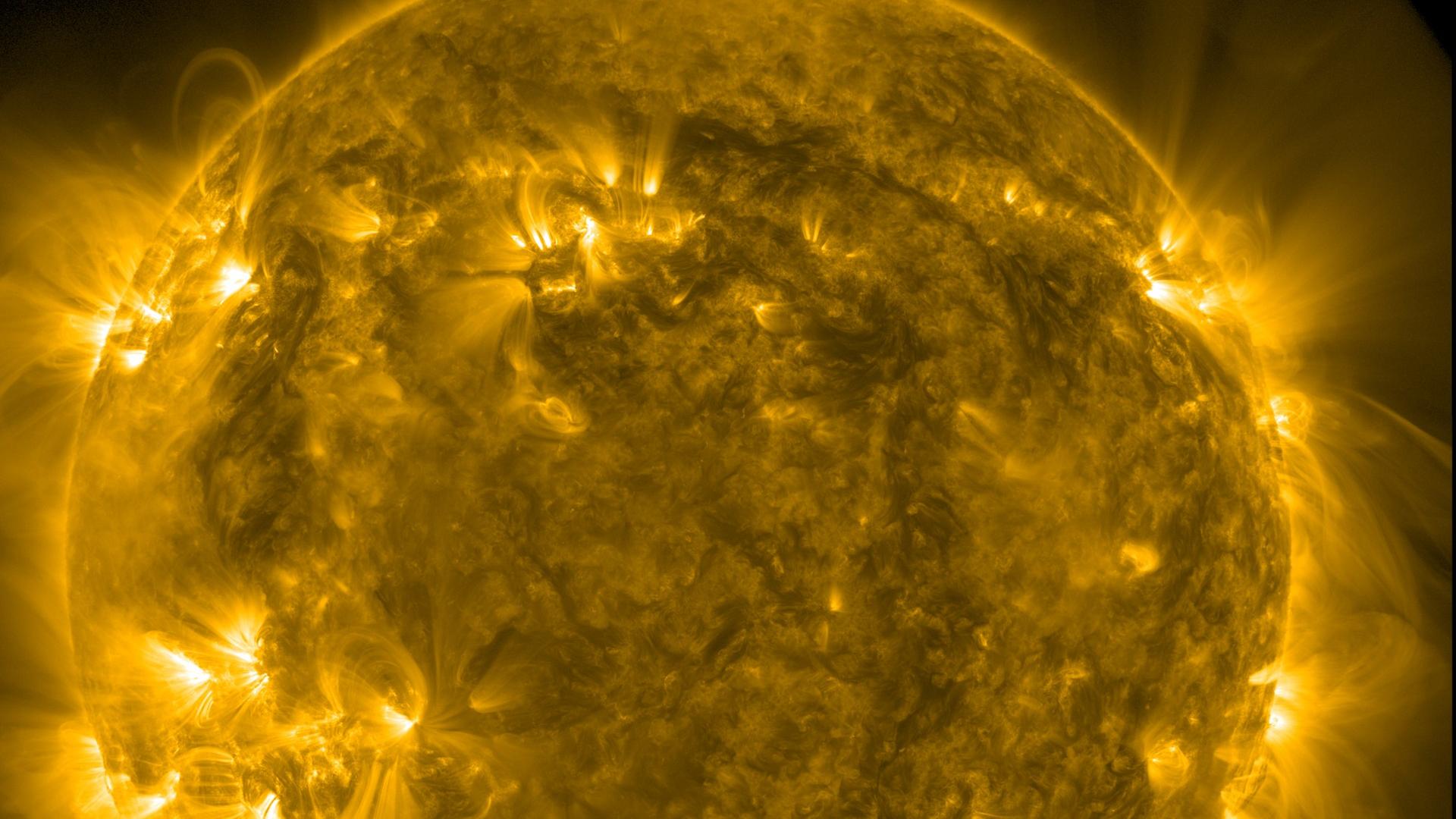 Eine Aufnahme der Sonne im Ultraviolett-Bereich vom 21. März. 