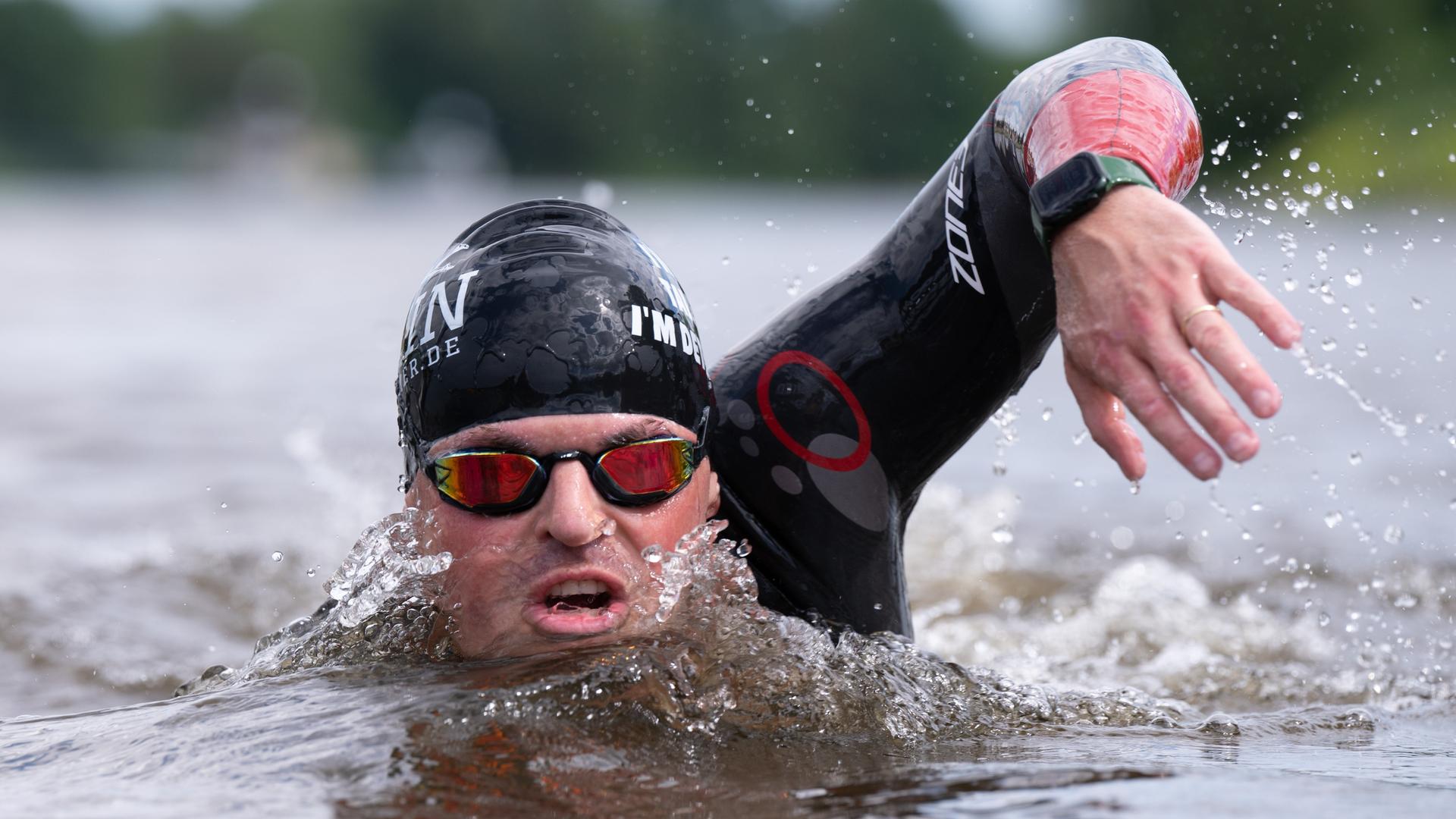 Deportes acuáticos y ciencia: el nativo de Chemnitz, Josef Hess, quiere nadar todo el Rin en solo 25 días