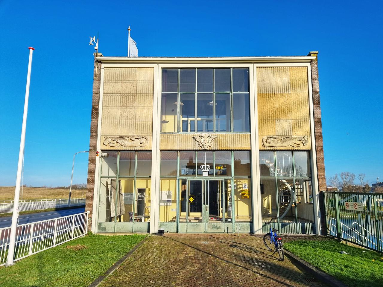 Eine Pumpstation von außen Eine Pumpstation von außen