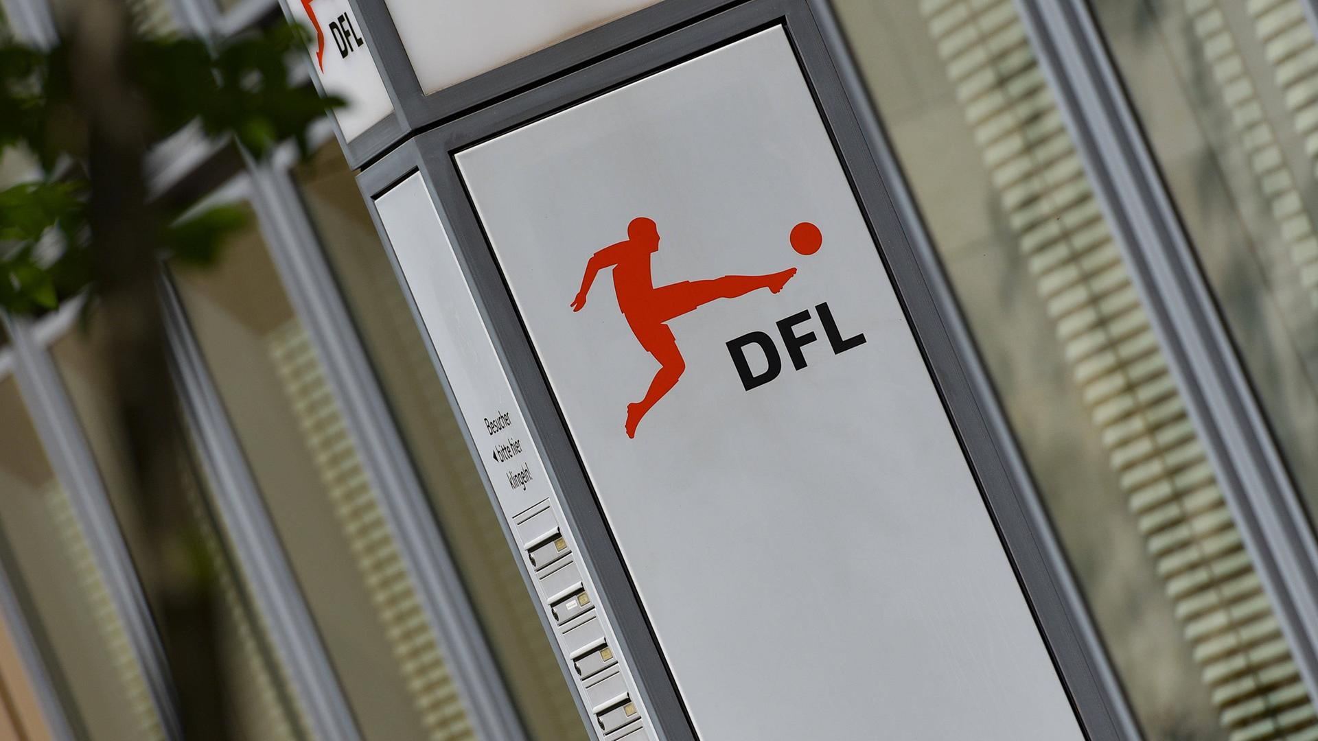 Das Logo der Deutschen Fußball-Liga DFL. Das Logo der Deutschen Fußball-Liga DFL.