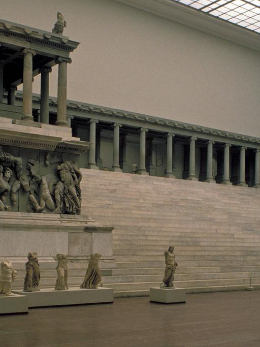 Zeusaltar im Pergamonmuseum in Berlin-Mitte.