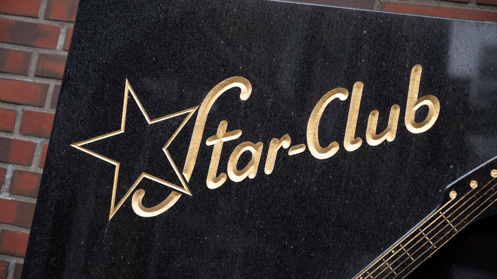 Eine Gedenktafel an der Großen Freiheit, in Hamburg St. Pauli erinnert an den am 13. April 1962 hier eröffneten, legendären Musikclub Star-Club
