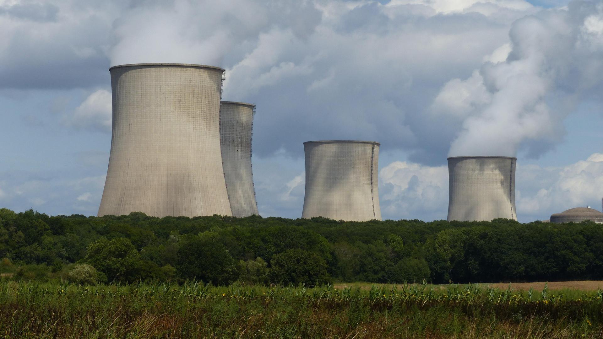 Das Bild zeigt das Kernkraftwerk von Cattenom in Frankreich Das Bild zeigt das Kernkraftwerk von Cattenom in Frankreich
