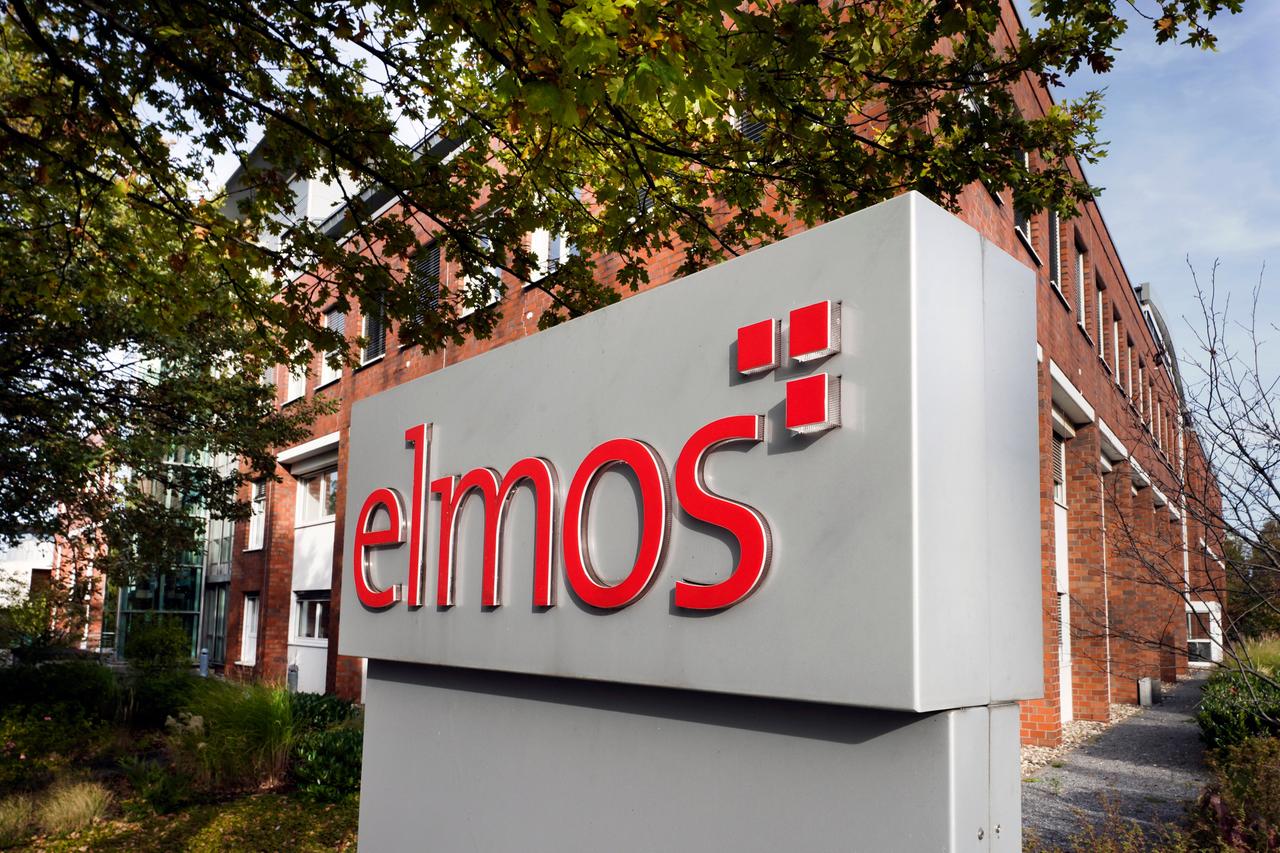 Das Logo am Firmensitz des Halbleiterherstellers Elmos Semiconductor SE in Dortmund. Das Logo am Firmensitz des Halbleiterherstellers Elmos Semiconductor SE in Dortmund.