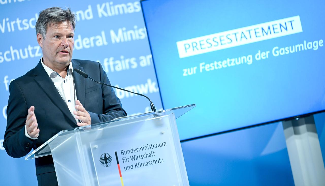 Berlin: Robert Habeck (Bündnis 90/Die Grünen), Vizekanzler und Bundesminister für Wirtschaft und Klimaschutz, informiert zur Gasumlage. Berlin: Robert Habeck (Bündnis 90/Die Grünen), Vizekanzler und Bundesminister für Wirtschaft und Klimaschutz, informiert zur Gasumlage.