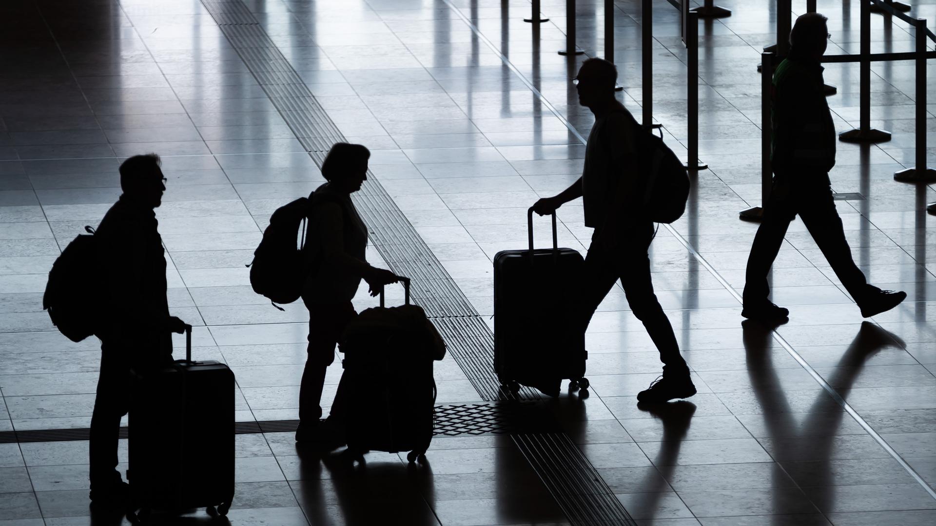 Reiseverkehr zum Start in die Pfingsttage am Flughafen BER Reiseverkehr zum Start in die Pfingsttage am Flughafen BER