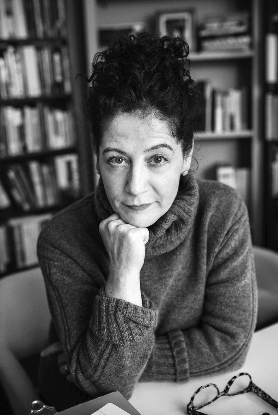 Porträt der Autorin und Historikerin Monica Black. Porträt der Autorin und Historikerin Monica Black.