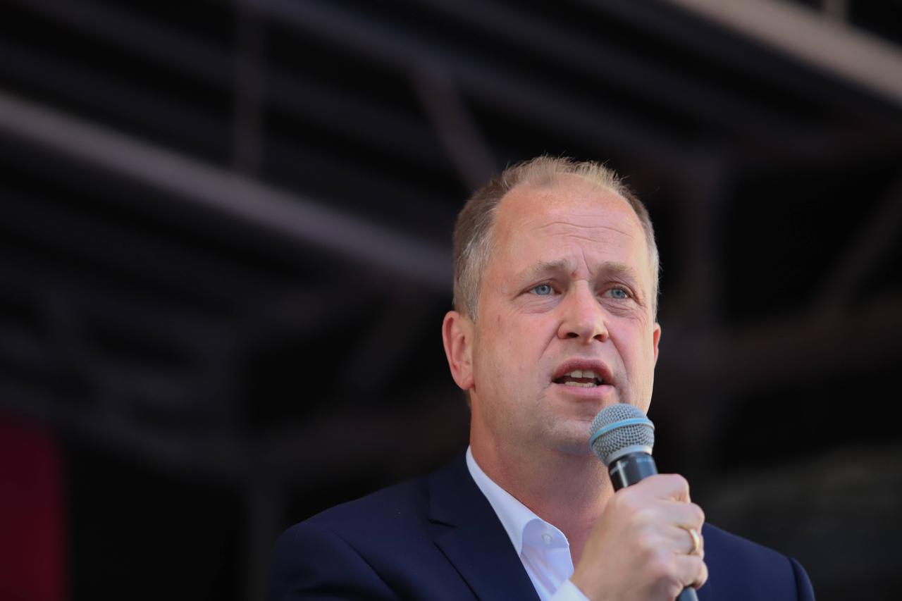 Joachim Stamp (FDP), Minister für Kinder, Familie, Flüchtlinge und Integration des Landes Nordrhein-Westfalen, im Wahlkampf Joachim Stamp (FDP), Minister für Kinder, Familie, Flüchtlinge und Integration des Landes Nordrhein-Westfalen, im Wahlkampf