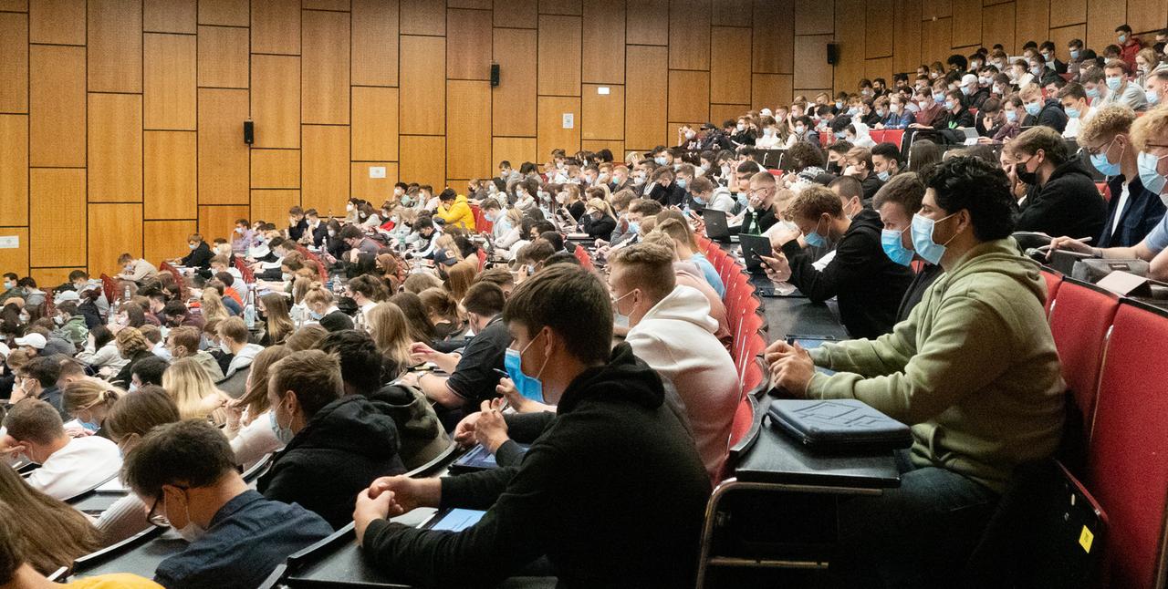 Vorlesungsbeginn Uni Hannover Vorlesungsbeginn Uni Hannover