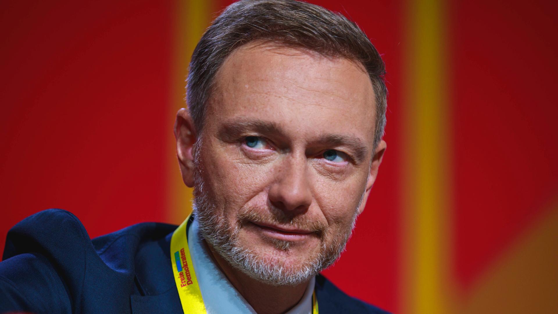 Christian Lindner auf dem Podium beim 74. Bundesparteitag der FDP Deutschland in Berlin am 21.04.2023. Christian Lindner auf dem Podium beim 74. Bundesparteitag der FDP Deutschland in Berlin am 21.04.2023.