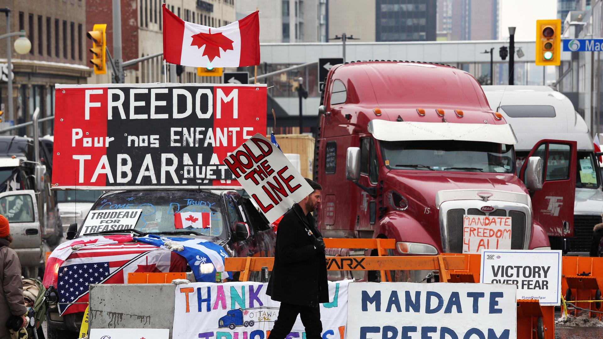 Das Foto zeigt die Proteste in der Haupt-Stadt von Kanada, in Ottawa.