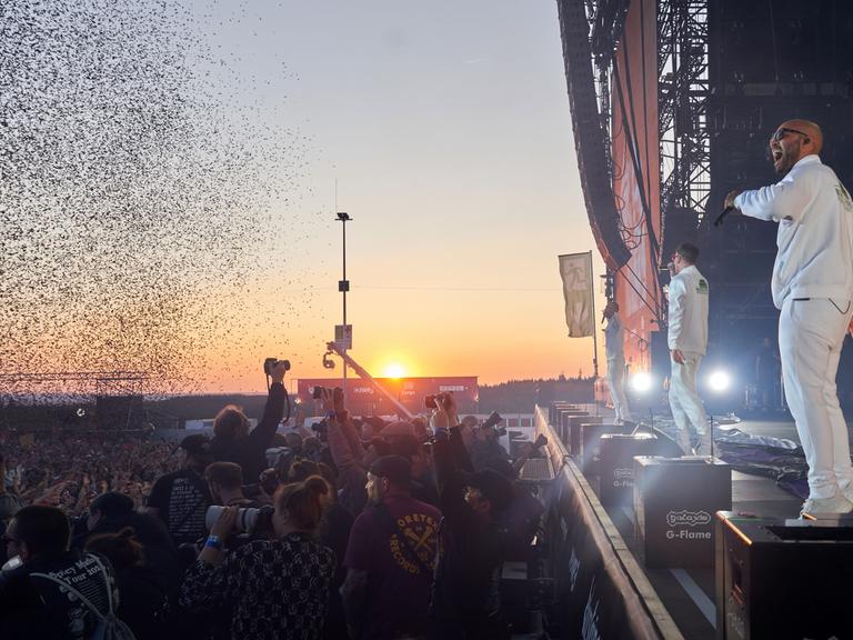 Die Rapper KIZ treten auf der Hauptbühne des Festivals Rock am Ring auf.