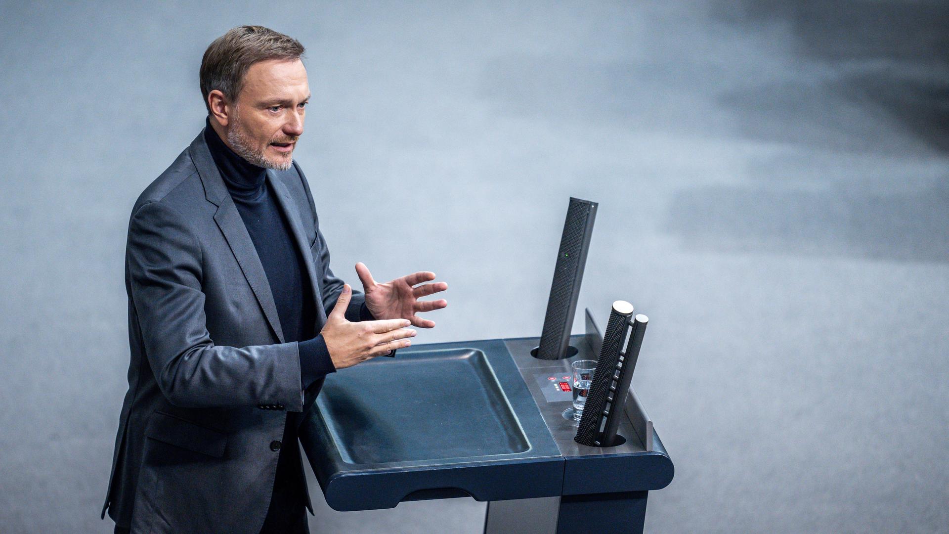 Berlin: Christian Lindner (FDP), Bundesminister der Finanzen, spricht im Bundestag zu Beginn der Haushaltswoche. Berlin: Christian Lindner (FDP), Bundesminister der Finanzen, spricht im Bundestag zu Beginn der Haushaltswoche.