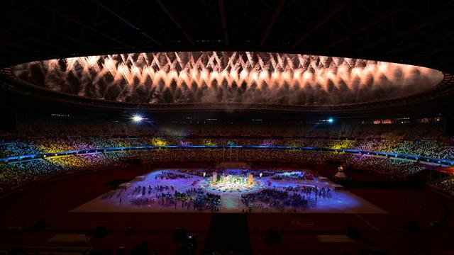 Feuerwerk während der Abschlusszeremonie der Paralympischen Spiele in Tokio am 5. September 2021