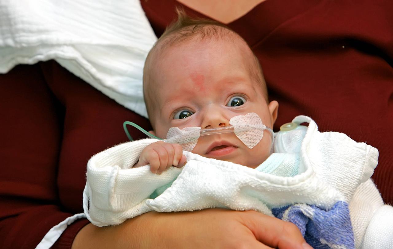 26.09.2007 - Baby Kimberley in den Armen seiner Mutter bei seiner Entlassung aus dem Krankenhaus in Göttingen. 26.09.2007 - Baby Kimberley in den Armen seiner Mutter bei seiner Entlassung aus dem Krankenhaus in Göttingen.