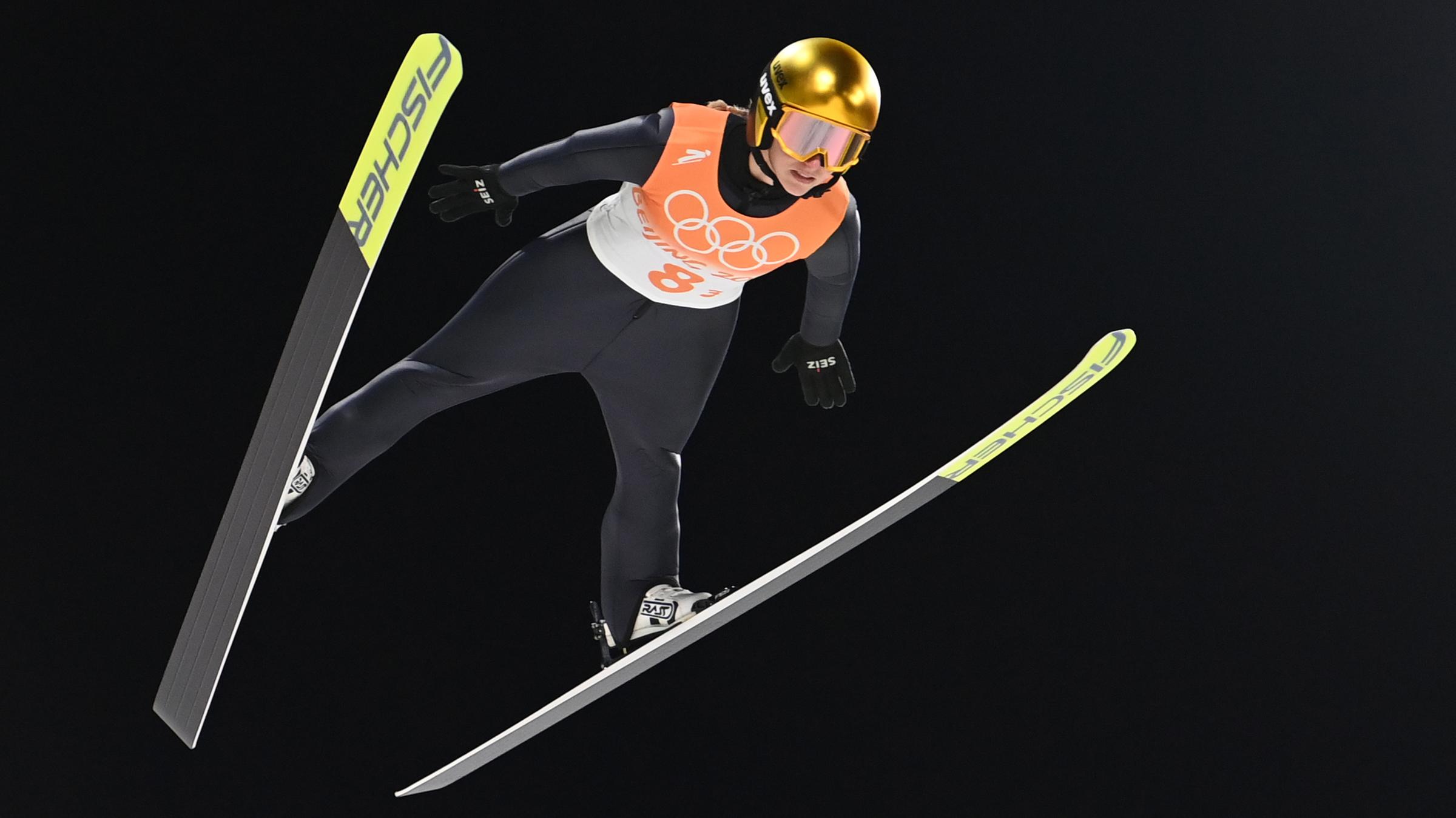 Die Skispringerin Katharina Althaus bei den Olympischen Spielen in Peking