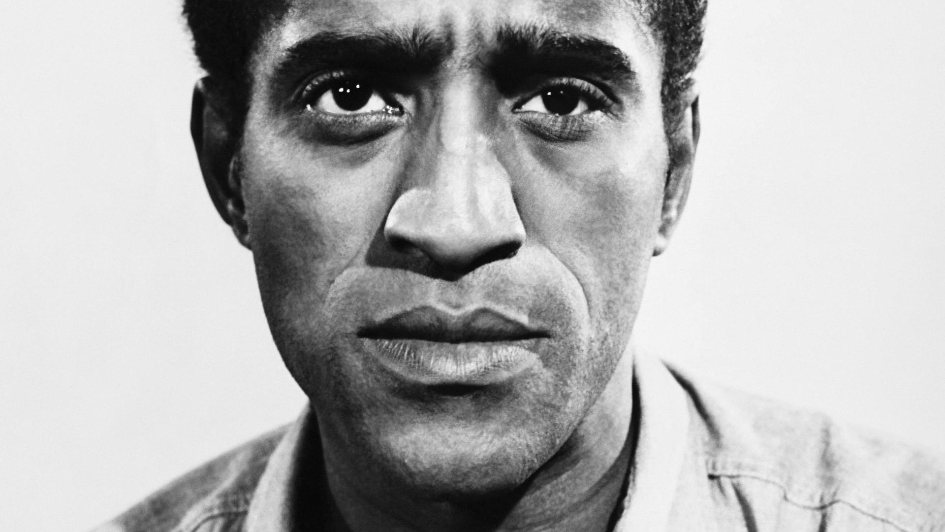 Porträt des Sängers, Schauspielers und Tänzers Sammy Davis Jr., 1962. Porträt des Sängers, Schauspielers und Tänzers Sammy Davis Jr., 1962.