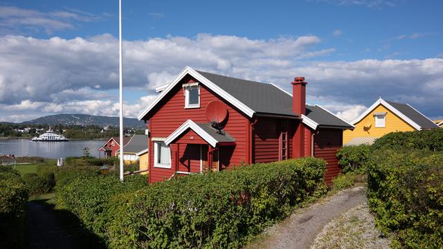 Bunte Holzhäuser auf der Insel Nakholmen im Oslofjord.