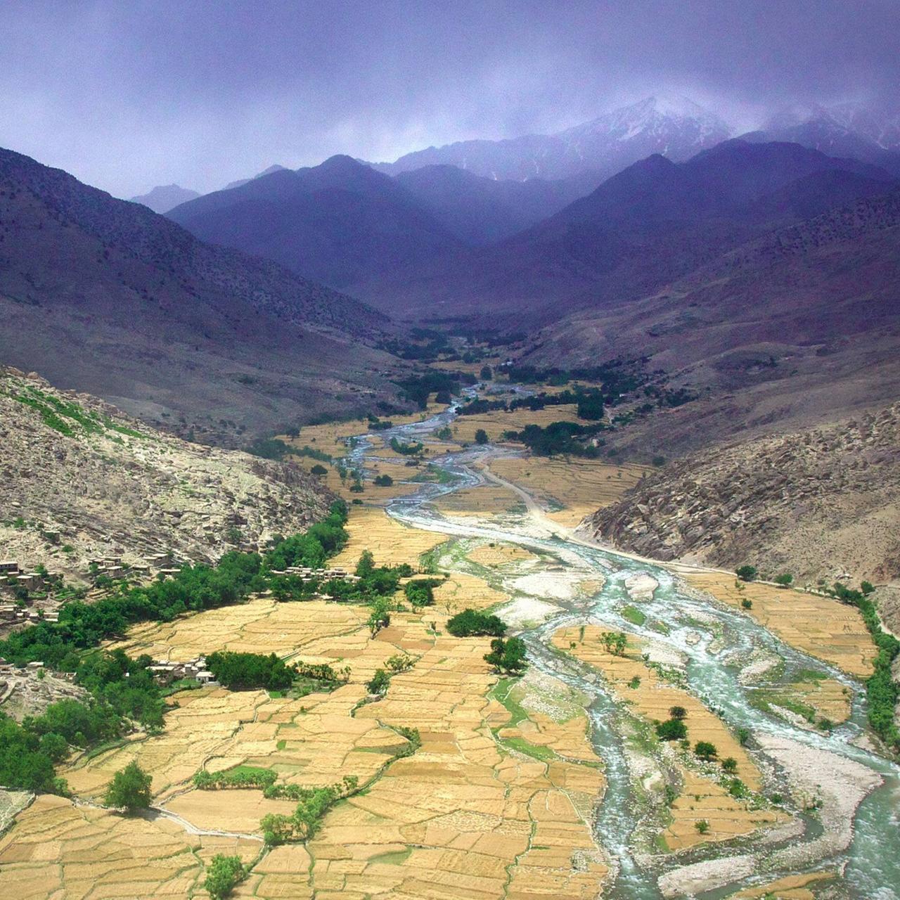 Afghanistan unter den Taliban – Journalist: „Ein Land der Extreme“