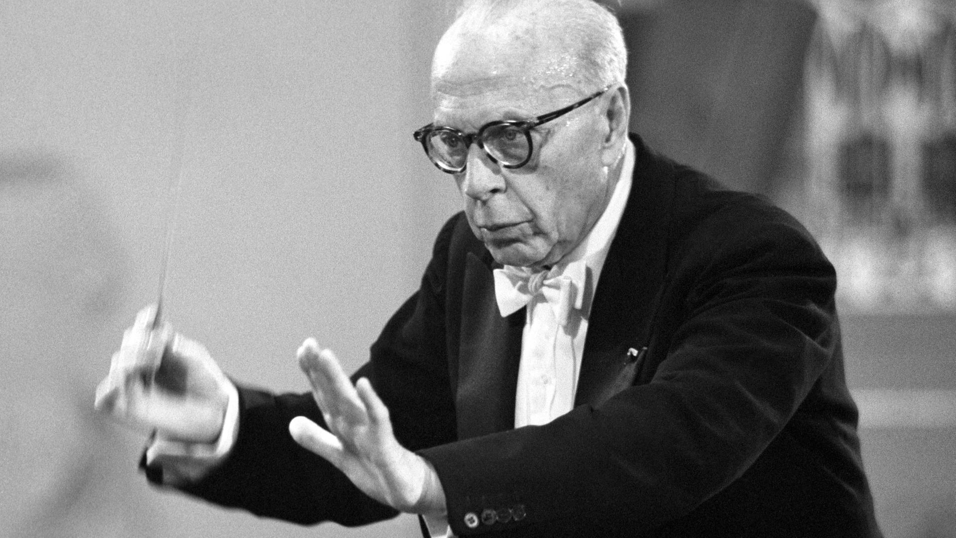 Dirigent George Szell in Prag, Aufnahme von 1965 Dirigent George Szell in Prag, Aufnahme von 1965