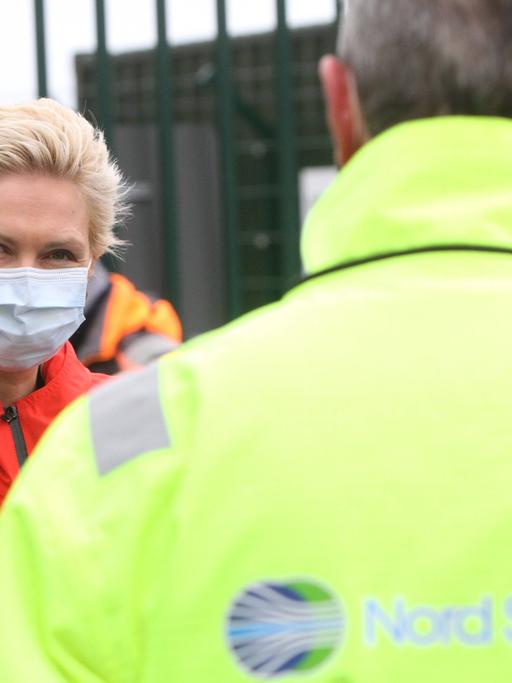 Die Ministerpräsidentin des Landes Mecklenburg Vorpommern Manuela Schwesig besucht die Anlandestation für die Ostsee-Pipeline Nord Stream 2