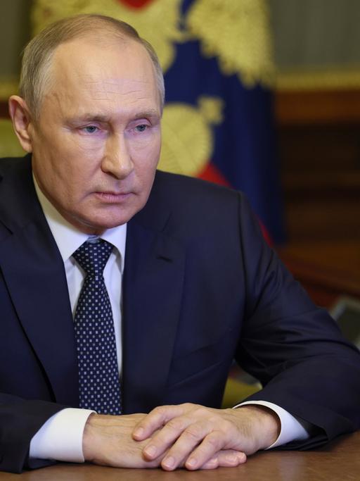 Russlands Präsident Putin bei der Sitzung des Sicherheitsrates am 10 Oktober 2022